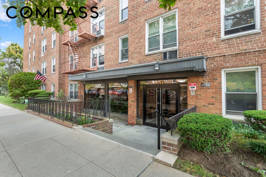 6815 Selfridge St Apt 3J, New York City, NY 11375