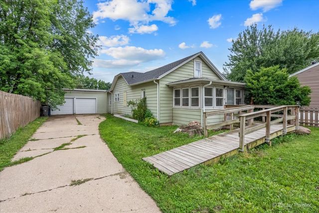 633 Slade Avenue, Elgin, IL 60120