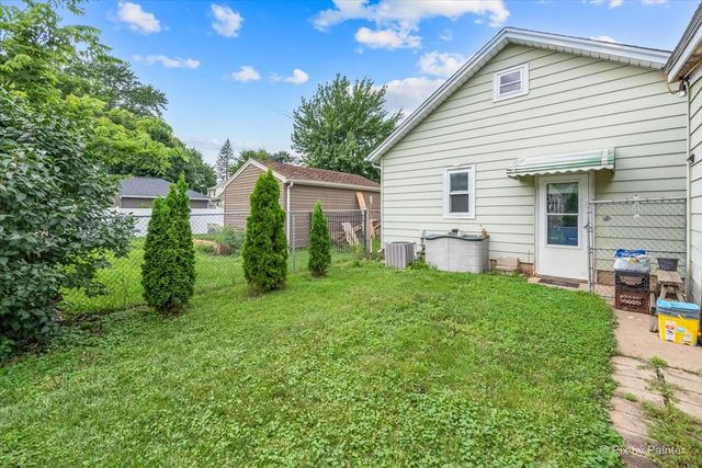 633 Slade Avenue, Elgin, IL 60120