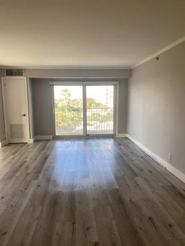 3215 S Ocean Boulevard 402, Highland Beach, FL 33487