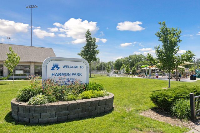 1048 Ottawa Avenue, West Saint Paul, MN 55118