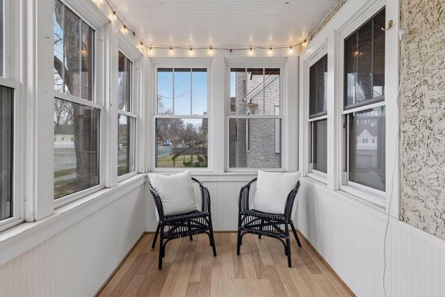 1048 Ottawa Avenue, West Saint Paul, MN 55118