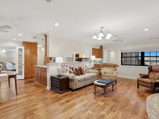 3727 Hundred Oaks, San Antonio, TX 78217