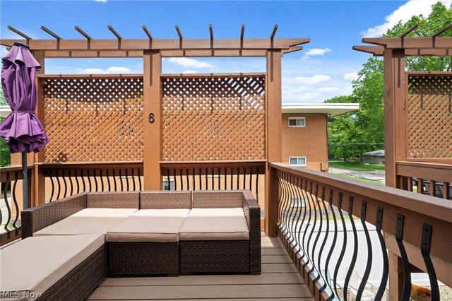 6 Grandview Drive, Rocky River, OH 44116