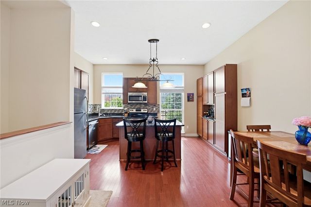 6 Grandview Drive, Rocky River, OH 44116