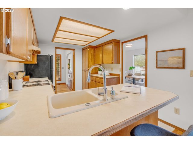 2899 Se RISLEY Ave, Milwaukie, OR 97267