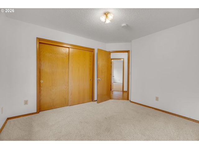 2899 Se RISLEY Ave, Milwaukie, OR 97267