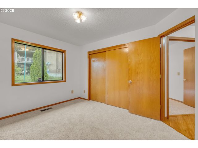 2899 Se RISLEY Ave, Milwaukie, OR 97267