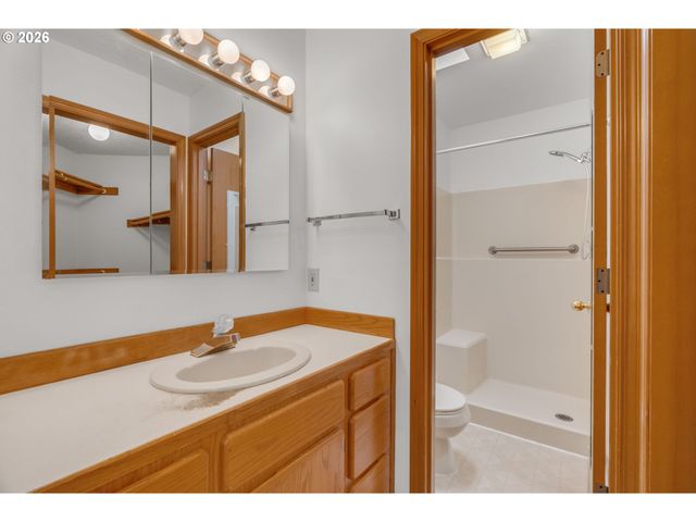 2899 Se RISLEY Ave, Milwaukie, OR 97267