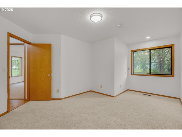 2899 Se RISLEY Ave, Milwaukie, OR 97267