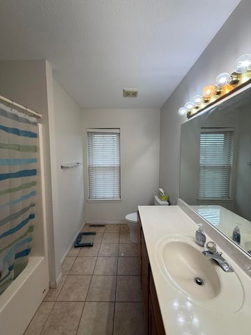 1504 FURLONG DR, Columbia, MO 65202