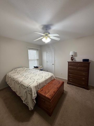 1504 FURLONG DR, Columbia, MO 65202