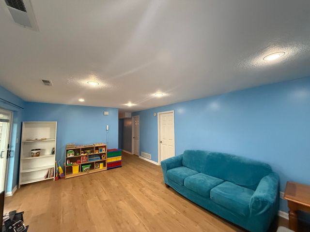 1504 FURLONG DR, Columbia, MO 65202