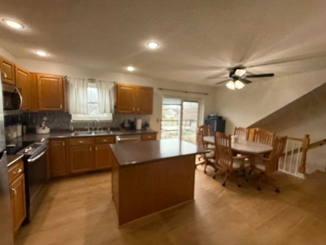 1504 FURLONG DR, Columbia, MO 65202