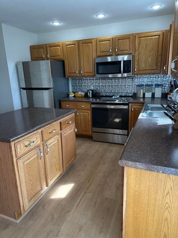 1504 FURLONG DR, Columbia, MO 65202