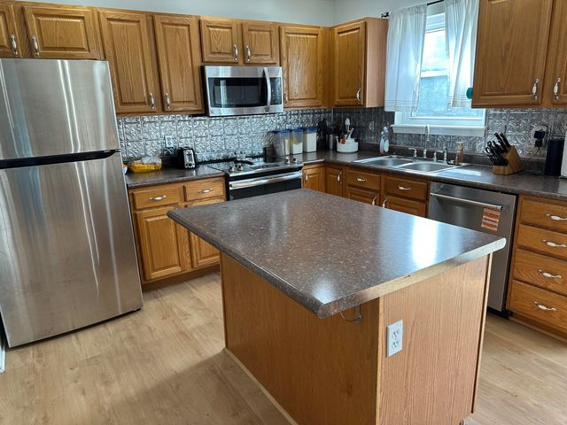 1504 FURLONG DR, Columbia, MO 65202