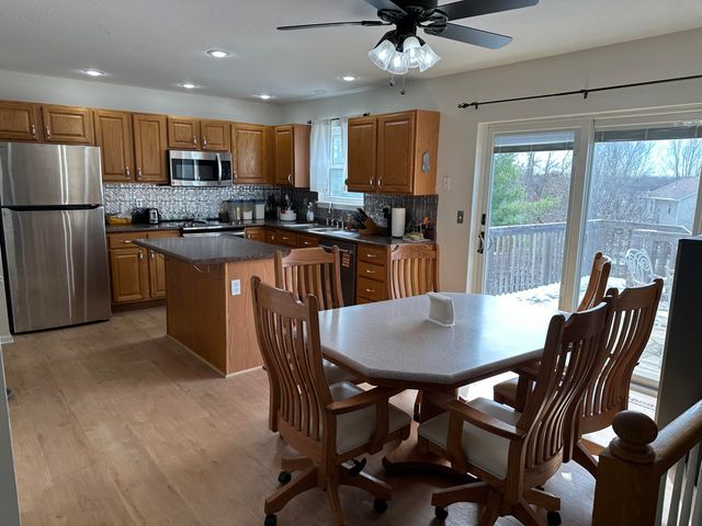 1504 FURLONG DR, Columbia, MO 65202