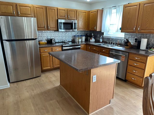 1504 FURLONG DR, Columbia, MO 65202