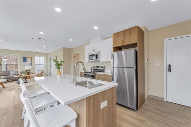 377 Cummins Highway 1, Boston, MA 02131