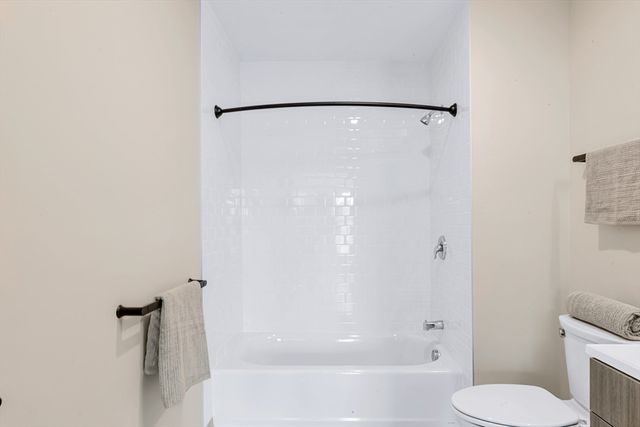 377 Cummins Highway 1, Boston, MA 02131