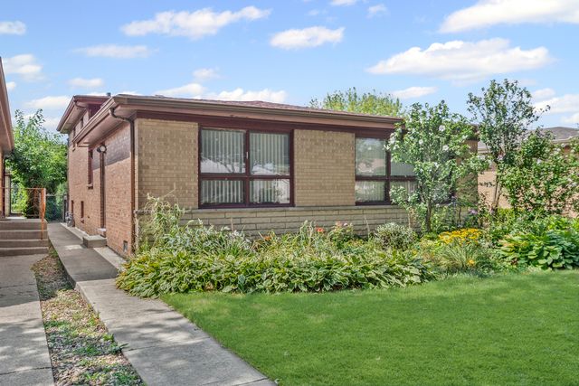 9218 Lavergne Avenue, Skokie, IL 60077