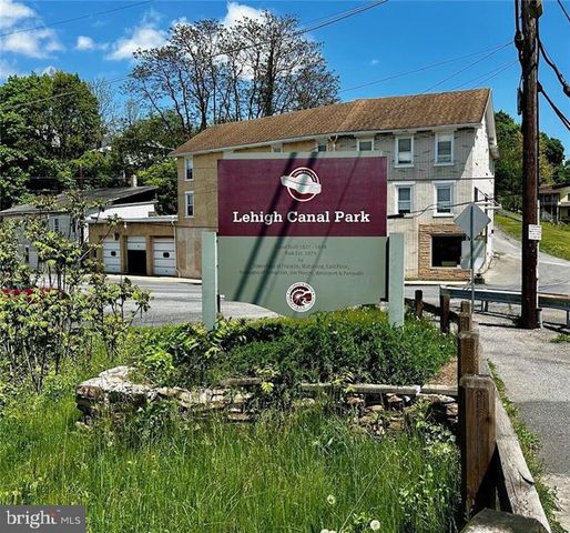 106 N 12TH ST, Lehighton, PA 18235