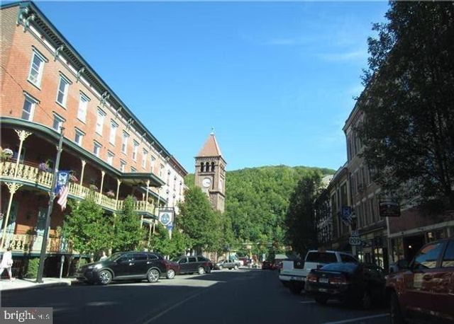 106 N 12TH ST, Lehighton, PA 18235