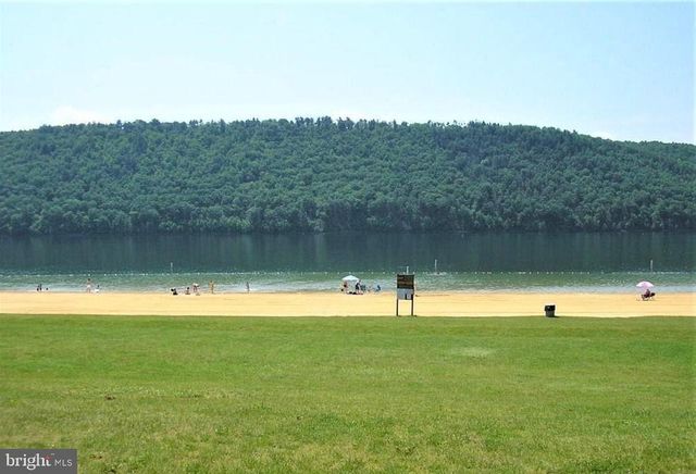 106 N 12TH ST, Lehighton, PA 18235