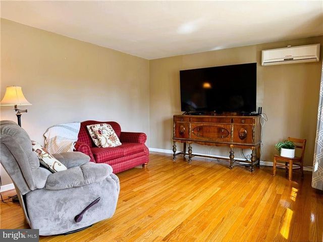 106 N 12TH ST, Lehighton, PA 18235