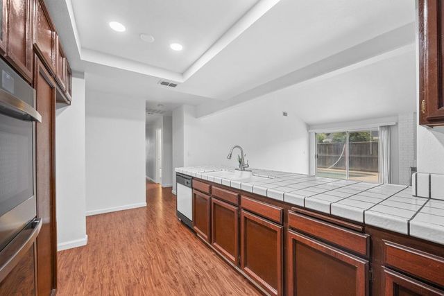 1753 Park Place Dr, Carmichael, CA 95608