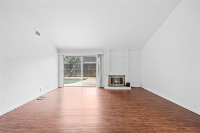 1753 Park Place Dr, Carmichael, CA 95608