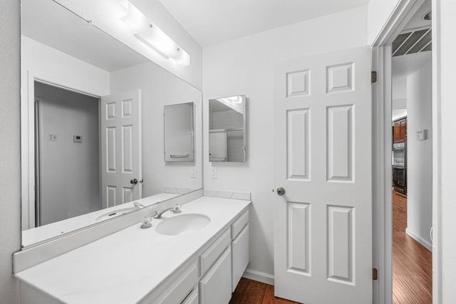 1753 Park Place Dr, Carmichael, CA 95608