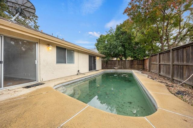 1753 Park Place Dr, Carmichael, CA 95608