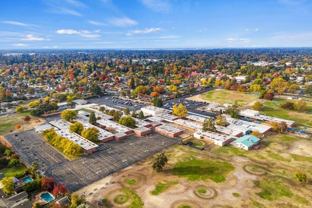 1753 Park Place Dr, Carmichael, CA 95608