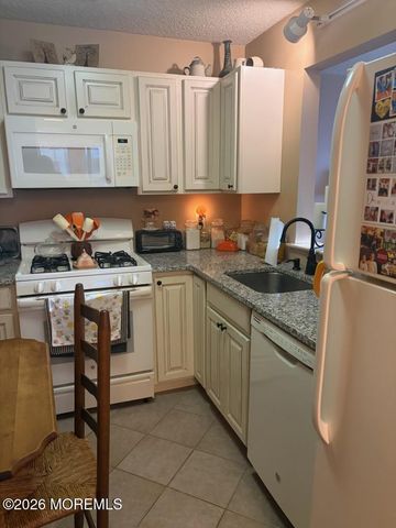 2901 Lighthouse Lane 2901, Parlin, NJ 08859