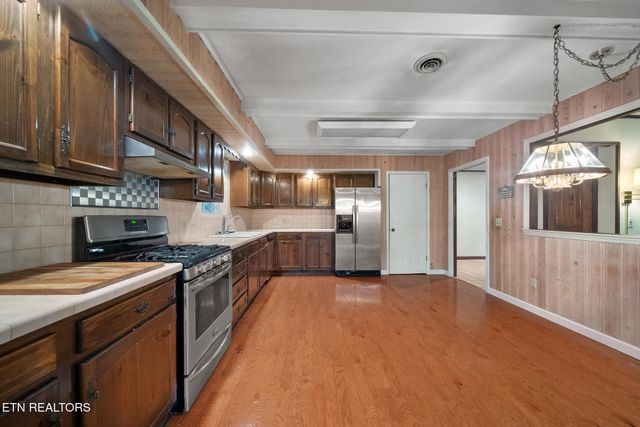 413 Hickory Tree Hollow Rd, Sevierville, TN 37876