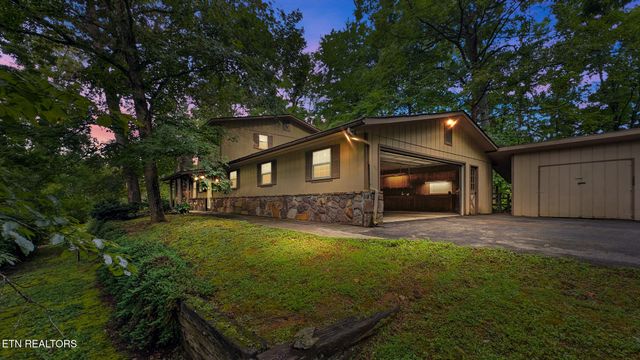 413 Hickory Tree Hollow Rd, Sevierville, TN 37876