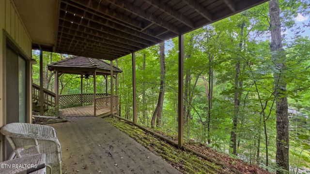 413 Hickory Tree Hollow Rd, Sevierville, TN 37876