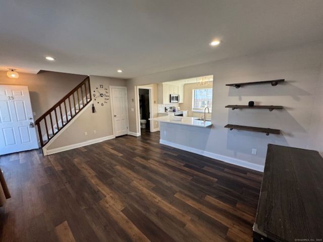 975 Meriden Road APT 29, Waterbury, CT 06705