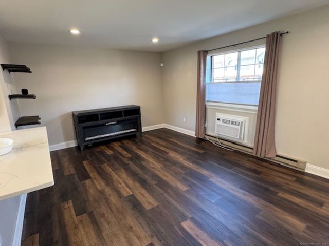 975 Meriden Road APT 29, Waterbury, CT 06705