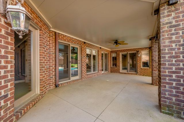 1884 Honey Spring Place, Lexington, KY 40502