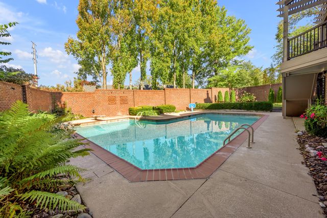 1884 Honey Spring Place, Lexington, KY 40502