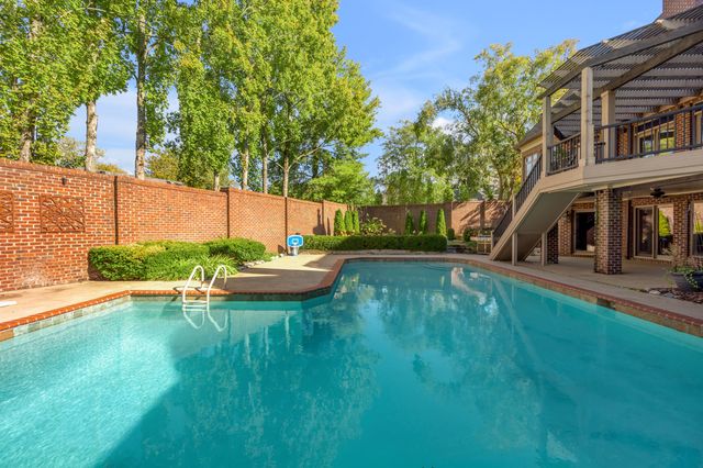 1884 Honey Spring Place, Lexington, KY 40502