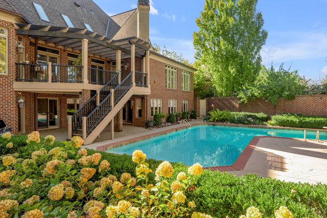 1884 Honey Spring Place, Lexington, KY 40502