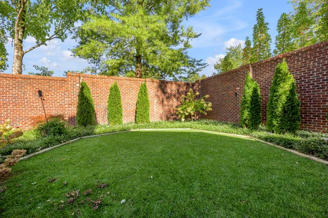 1884 Honey Spring Place, Lexington, KY 40502