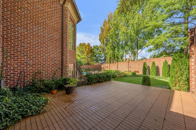 1884 Honey Spring Place, Lexington, KY 40502