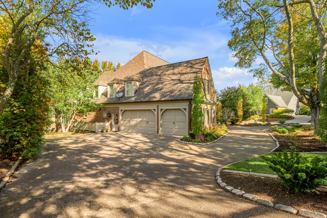 1884 Honey Spring Place, Lexington, KY 40502