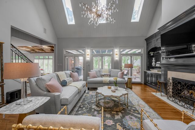 1884 Honey Spring Place, Lexington, KY 40502