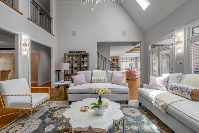 1884 Honey Spring Place, Lexington, KY 40502