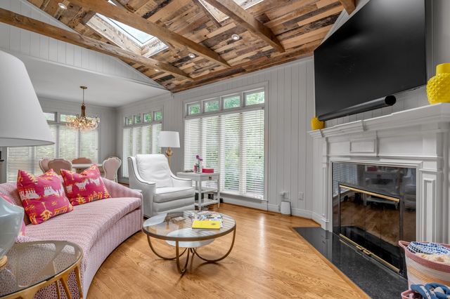 1884 Honey Spring Place, Lexington, KY 40502